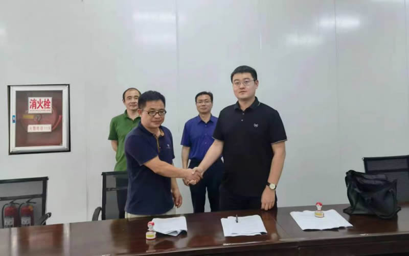 樂平金山工業(yè)區(qū)樂豐平光電產(chǎn)業(yè)園與創(chuàng)澤機器人簽訂廠房和員工宿舍租賃合同